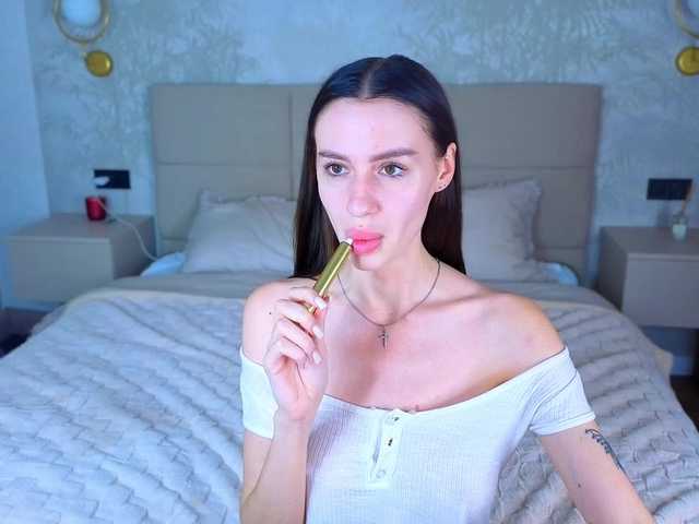SnowWhiteee free live xxx cams