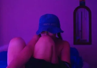 Cut3nshyf33t free live xxx cams