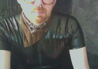 Rubberboy79 free live xxx cams